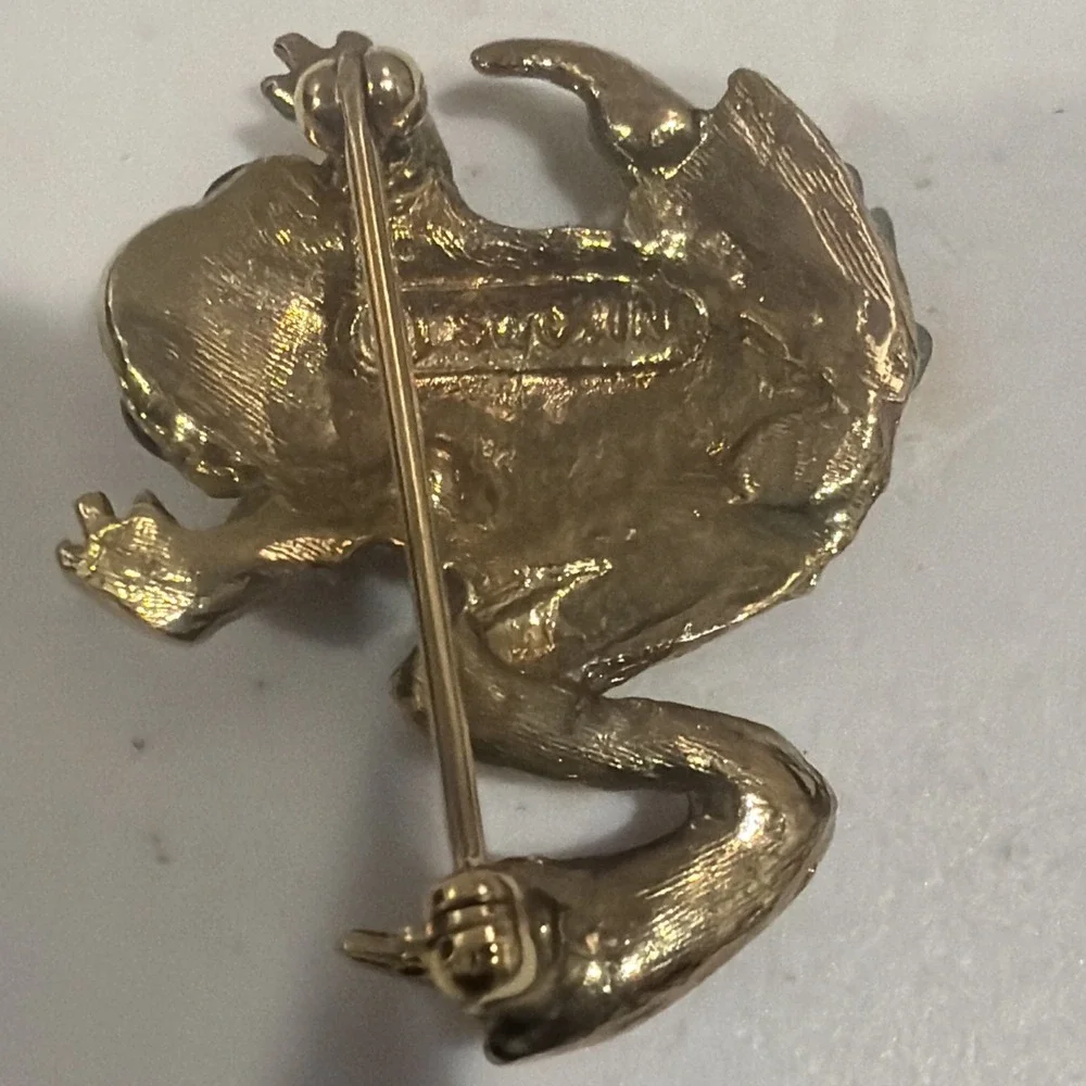 Vtg Swoboda Frog Brooch Pin Jade Chip Body Garnet Eyes Marked SWO, Inc RARE‎